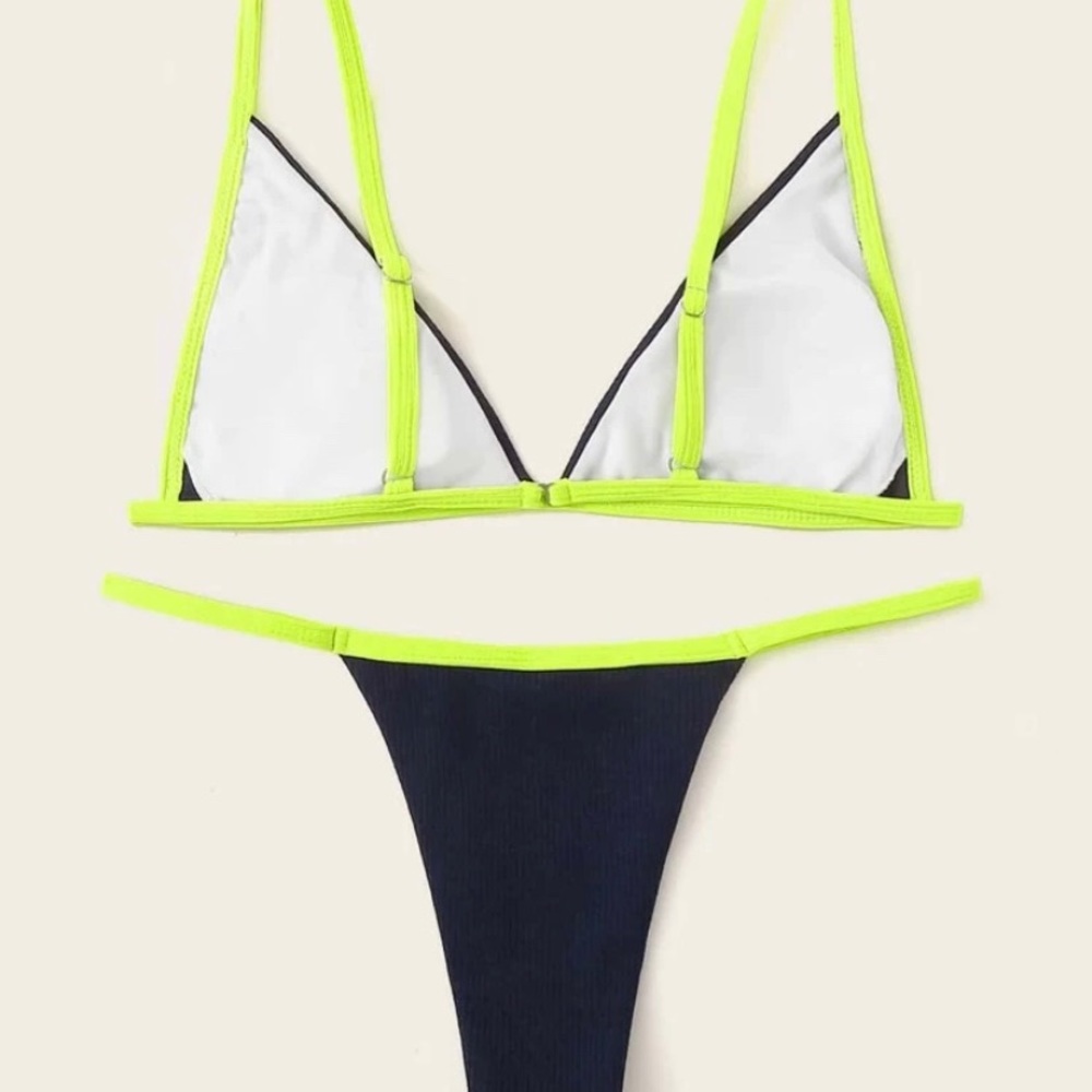Triangle Bikini - Picture 2 of 3
